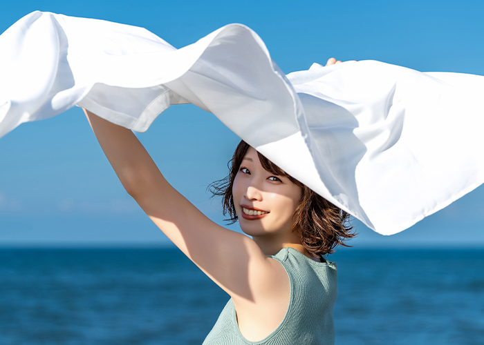 海ネイルで“私らしい夏”を叶えるデザイン提案を