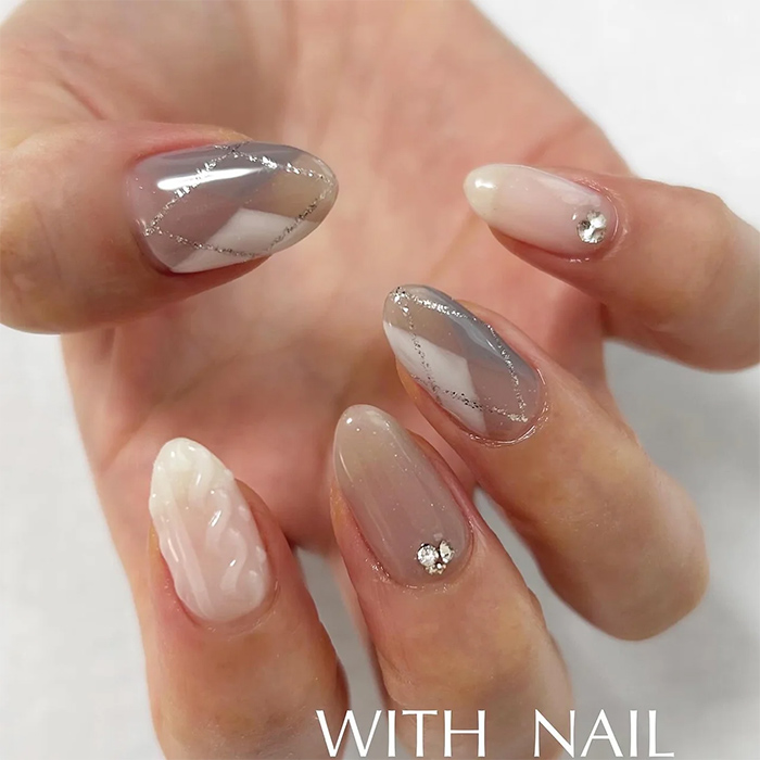 ①ふんわりツヤ感♪ニット×アーガイルネイル