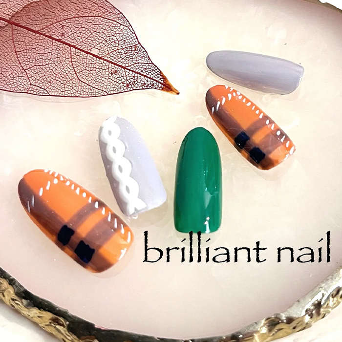 ②こっくりカラーで温かい☆ブランケットネイル