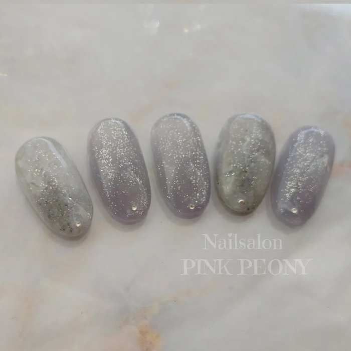 ⑤シンプルでも煌びやか☆キラキラニュアンスネイル