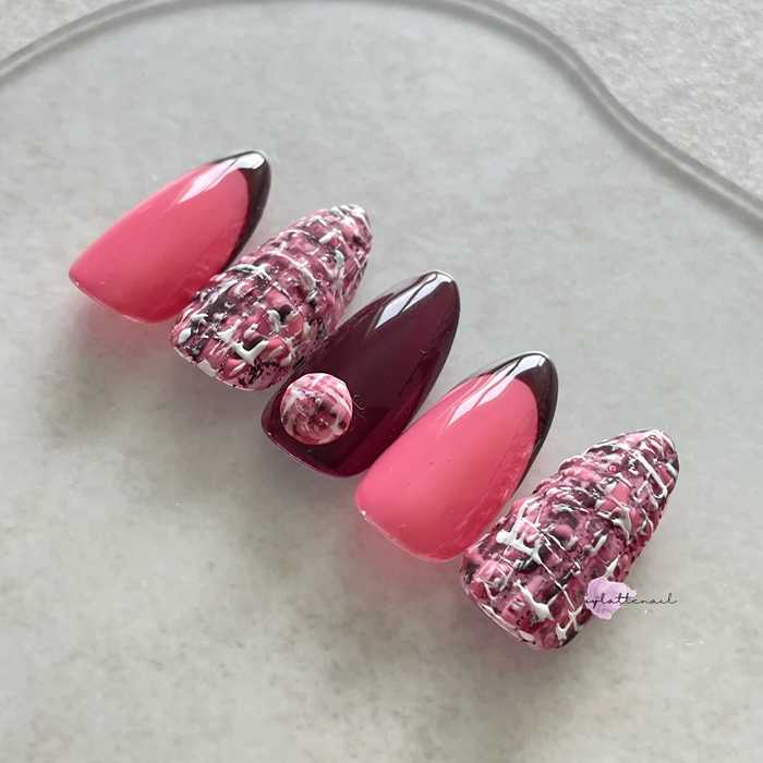 ⑦甘く優しい色合い♡ピンク×ボルドーのツイードネイル