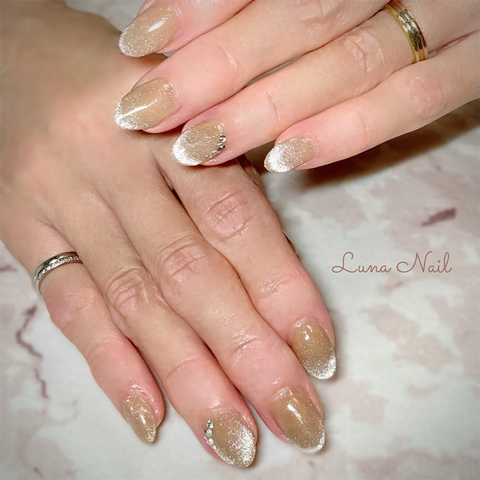 ②輝きでつくるアート♡マグネットフレンチネイル