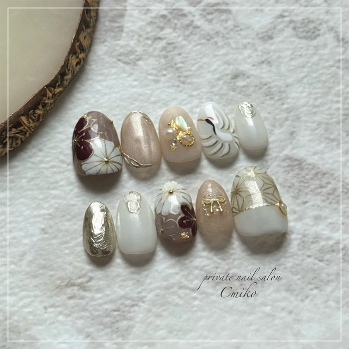 ①大人上品な和服模様♪晴れの日にぴったりの和柄ネイル