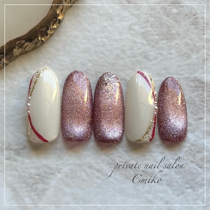 ④マグネットジェルにひと手間☆上品なラインアートネイル