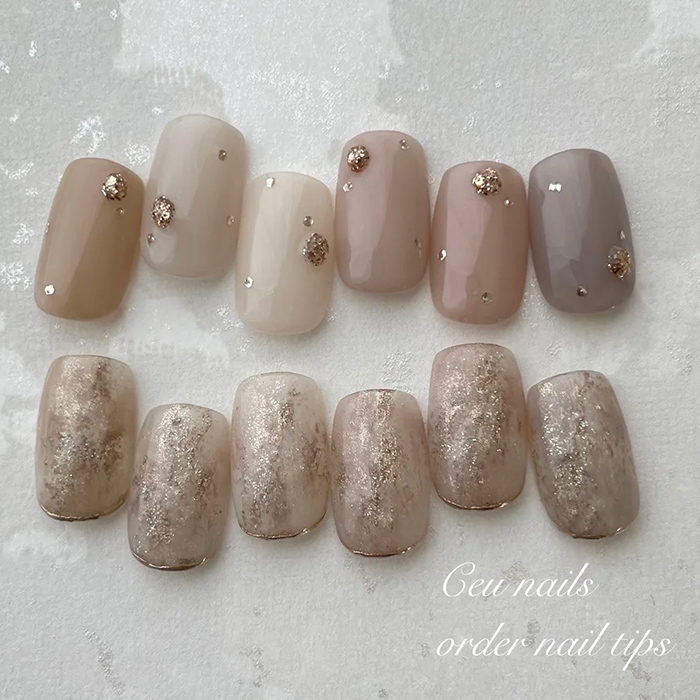 ③オフィスでも楽しめる♡シンプルドット＆キラキラデザイン