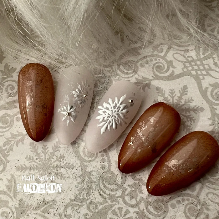 ⑤大人上品に楽しむ☆ノスタルジックな雪アートネイル