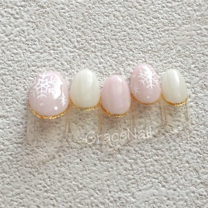 ⑥優しいパステル調♡丸フレンチ×雪の結晶ネイル