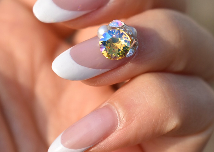 普段使いから特別な日まで◎シーンで変わるビジューの引き算バランス