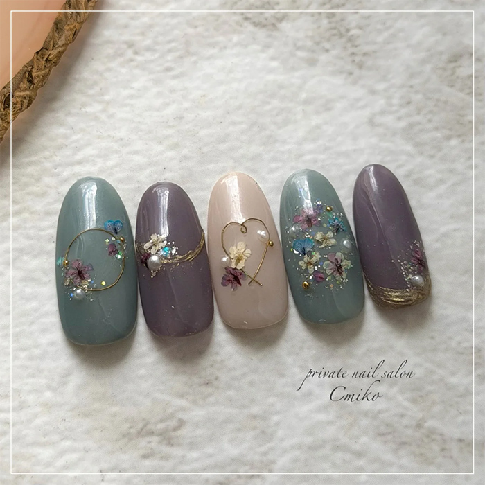 ⑤ハートをさりげなく♡ワイヤー×フラワーネイル