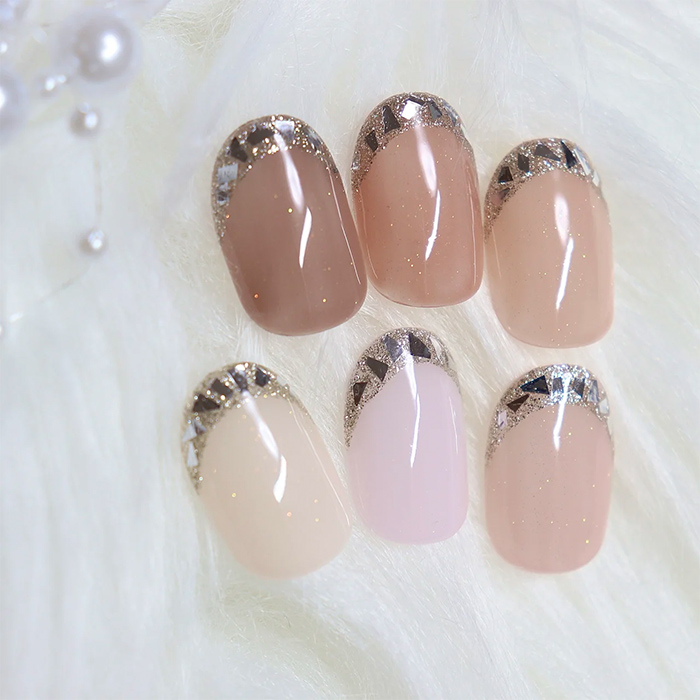 ⑨肌を綺麗に見せる♡ガラスフレンチネイル