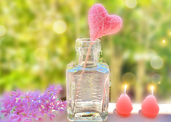 さりげなく纏う◎シンプルなハートネイル5選