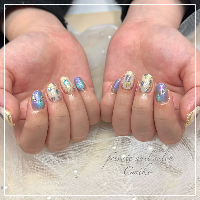 ⑤偏光マグネットが輝く☆ブルーベースのチューリップネイル