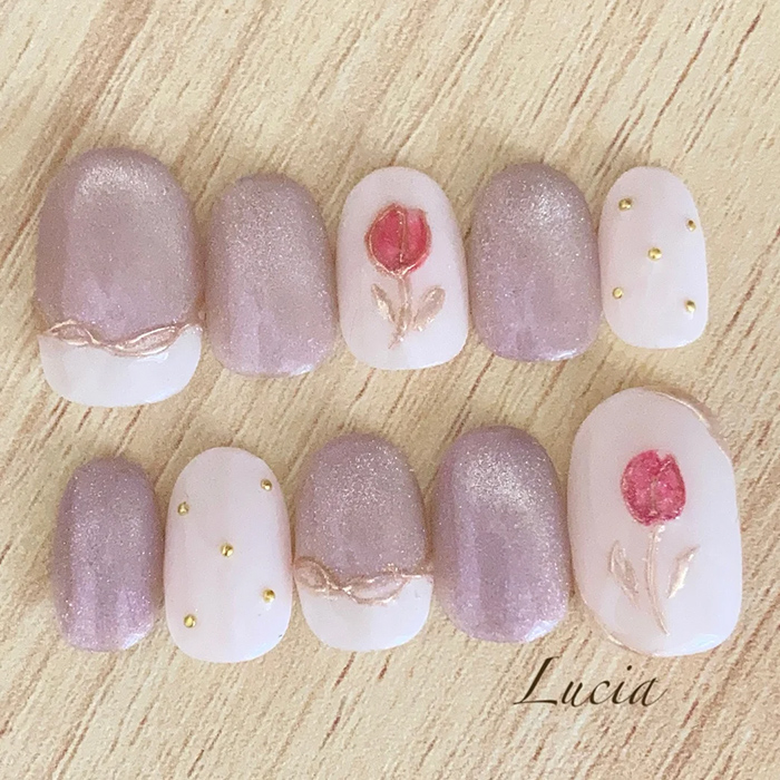 ⑮上品さが際立つ♪マグネット×チューリップネイル