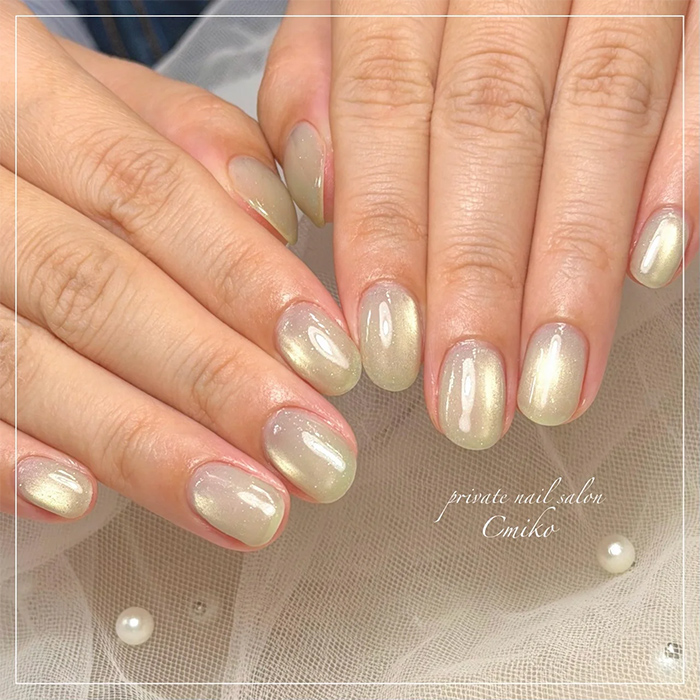 ⑥ぷるんとしたツヤ感♪ミントグリーン×マグネットネイル