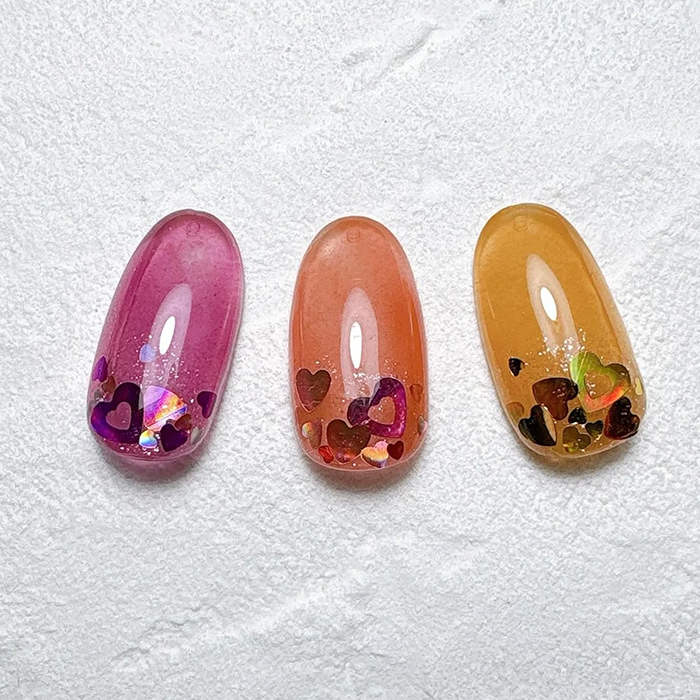 ⑤ちゅるんとしたクリア感♪ハートホロネイル