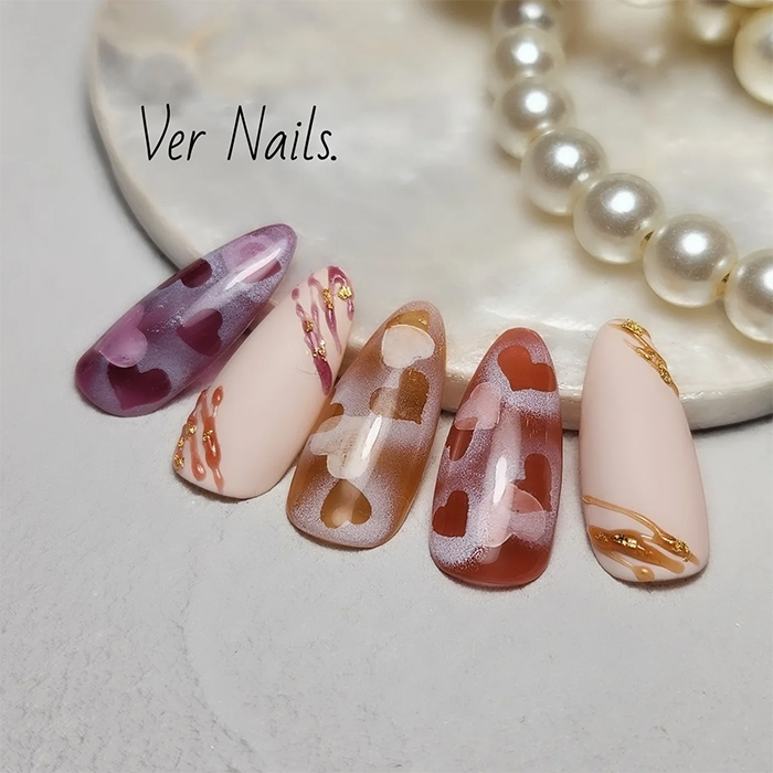 ⑧クリアカラーが映える♪エアーブラシ×ハートネイル