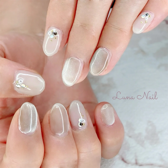 ⑦光で楽しむ☆グレージュマグネット×ワンカラーネイル