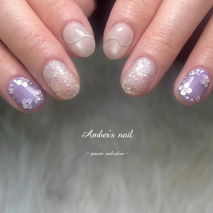 ⑮キラキラ大人可愛い☆ホログラム×囲みフラワーネイル