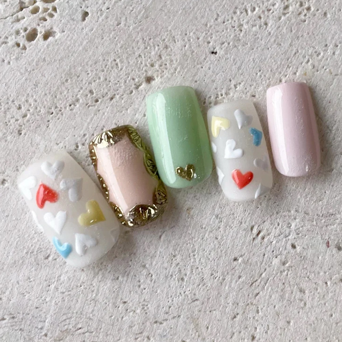 ⑥ぷっくりハートが可愛い♪パステル×ミラーネイル