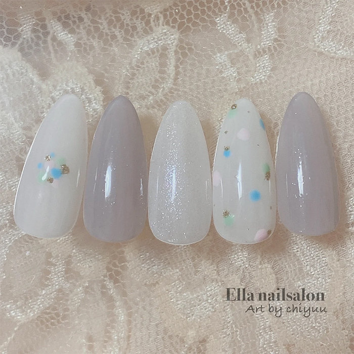 ⑤大人上品に取り入れて♡シンプルドット×イースターネイル