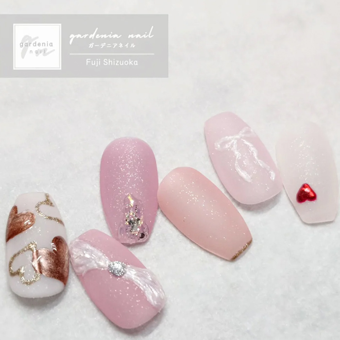 ①甘さ全開♡ピンク&リボンネイル