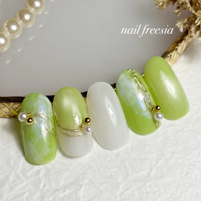 ③フレッシュな春色☆ナチュラルグリーン×オケージョンネイル