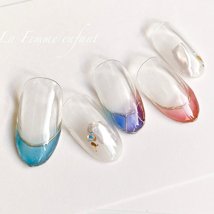 ②クリア感を存分に楽しんで☆ステンドグラス風フレンチネイル