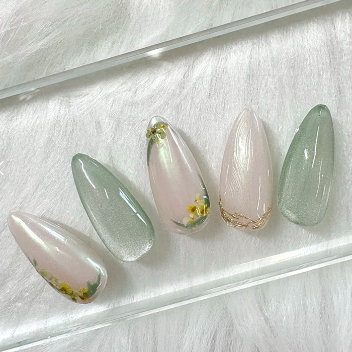 ⑦ちゅるんなグリーンマグネット♡ミモザネイル