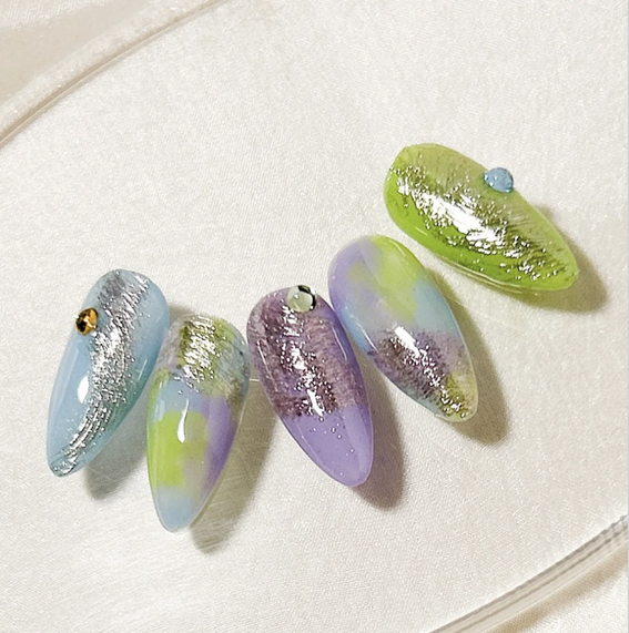 ⑤爽やかなパステルで彩る☆タイダイネイル