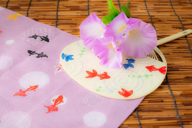 花火大会は浴衣の色を指先にも映してまとまりを♡