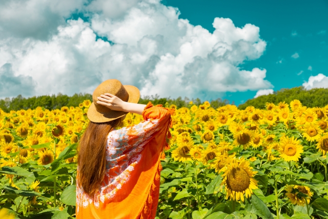 8月ネイルで、お客様の夏の装いに季節感を添えて♪