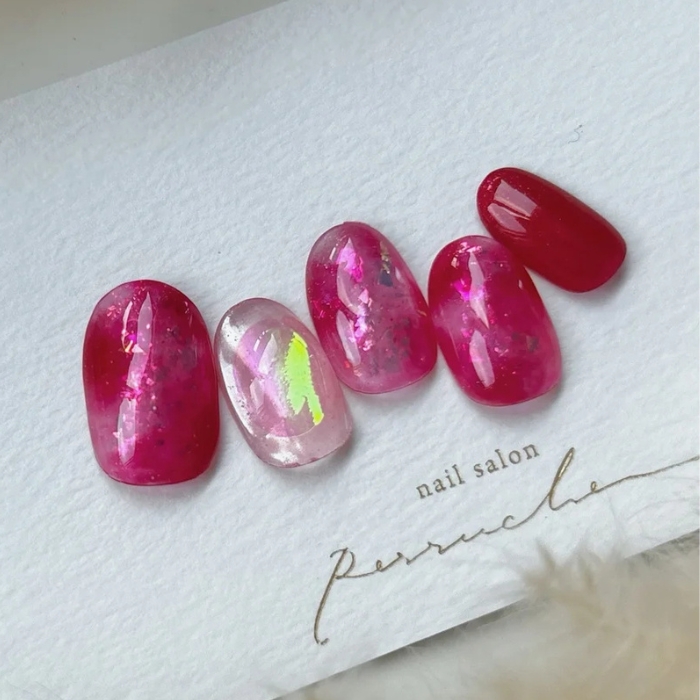 ①手元から大人上品♪深みレッド×キラキラニュアンスネイル
