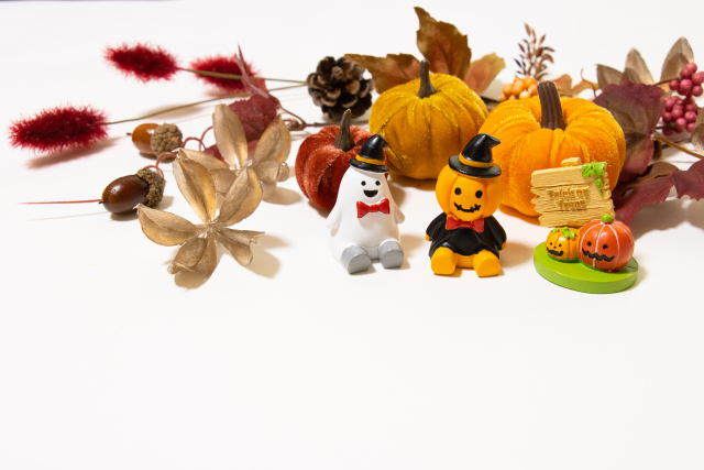 華やか?控えめ?お客様に合わせて選ぶハロウィンネイルの雰囲気♪