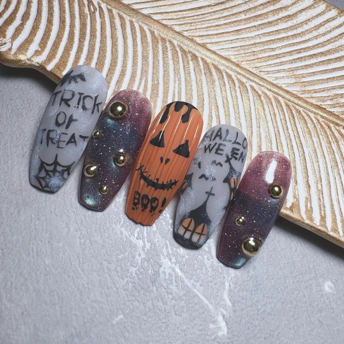 ⑩きらめきと質感で取り入れる◎星空×ハロウィンアートネイル