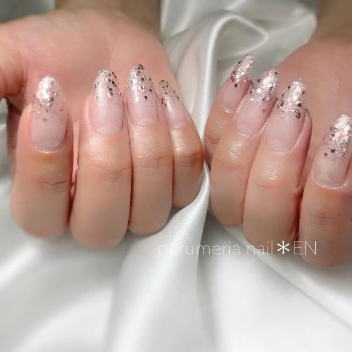 ⑦シアーなきらめき☆淡ピンク×ラメグラデーションネイル